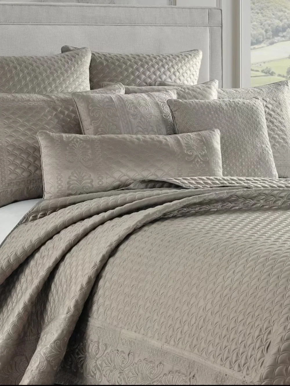 NEW/Open Box J. Queen New York Embroidered Lyndon Quilted Coverlet